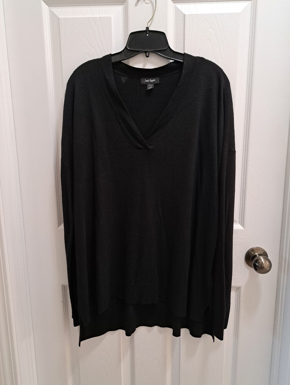 Lord & Taylor V-neck Sweater Womens Size XL Classic Minimalist Tunic Lightweight